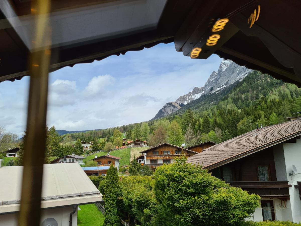 Apartmenthaus Larchenhof Ehrwald Exterior foto